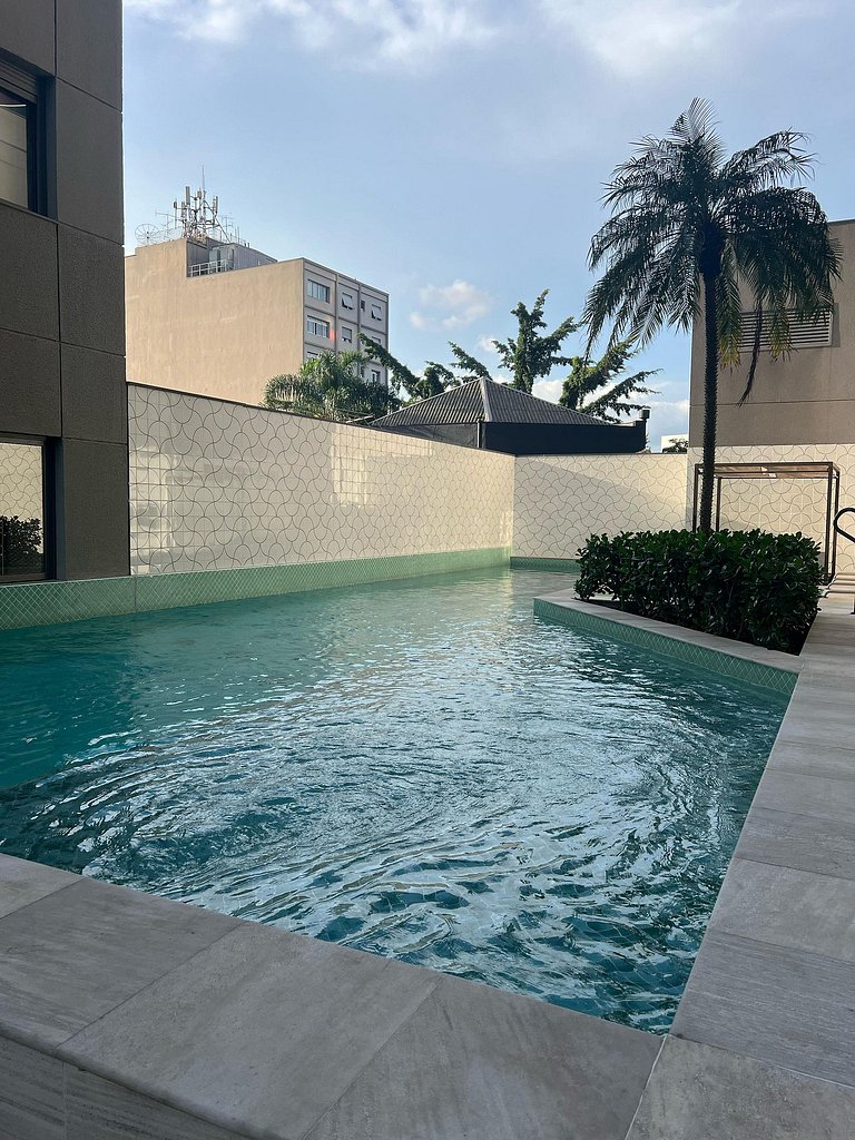 Studio moderno em Pinheiros com piscina